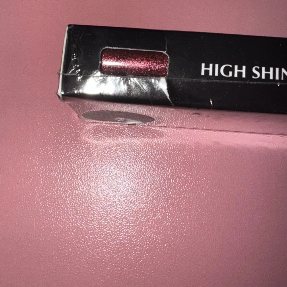 Tsuvimi 2-in-1 Shimmer Eyeshadow Stick – Wine & Mulberry